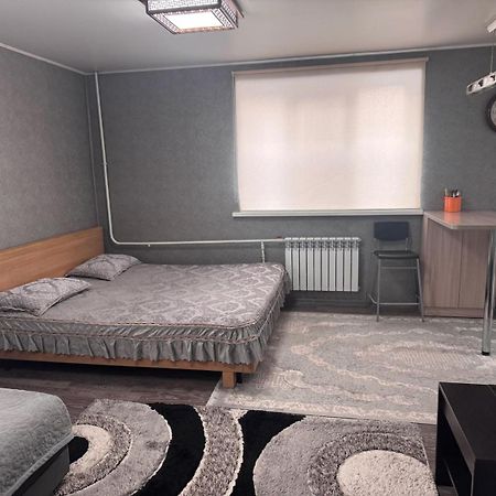 Ferienwohnung Ахметова 12 Almaty Exterior foto